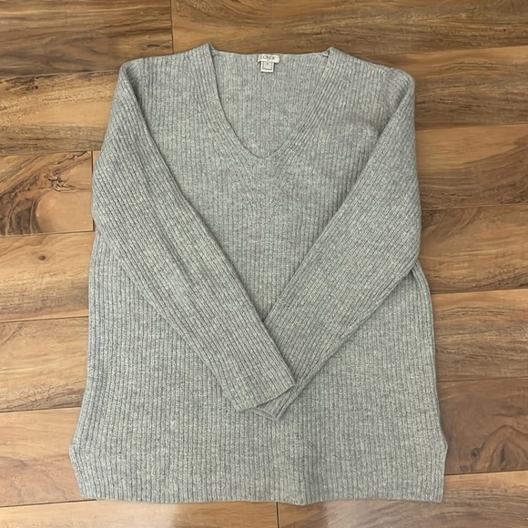 JCrew Gray V-Neck Knit Sweater - Women’s Small Comfy Merino Wool Blend Classic - Picture 3 of 11